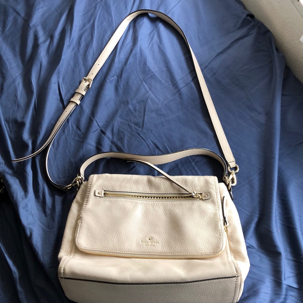 Large white Kate Spade purse w/ crossbody strap